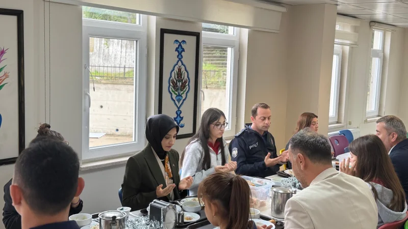 Ulubey Kaymakamı İrem Ayşegül Çetin, Kız Pansiyonunda Öğrencilerle Buluştu