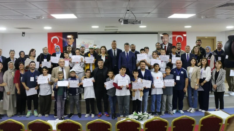 Amasya'da 'Tuvalden Sahaya' Projesi ile Özel Gereksinimli Öğrenciler Sanat ve Sporla Buluştu