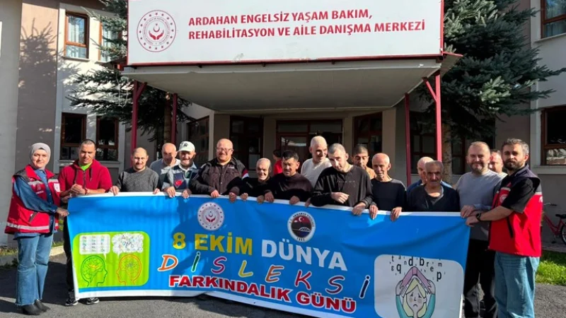 Ardahan'da Dünya Disleksi Farkındalık Günü İçin Pankart Açıldı