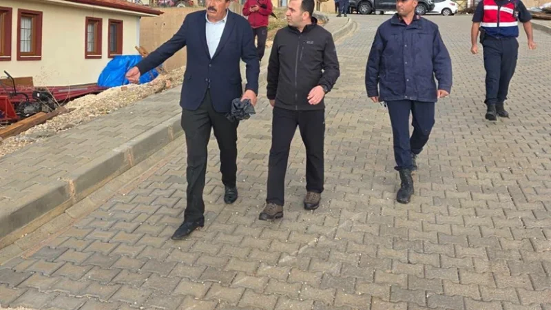 Gölbaşı'nda Yağış Sonrası İnceleme: Kaymakam Algın Kalemkaş Mahallesi'ni Ziyaret Etti