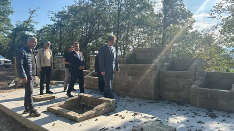 Görele Kaymakamı İbrahim Civelek'ten Yapımı Süren Şehitliğe İnceleme