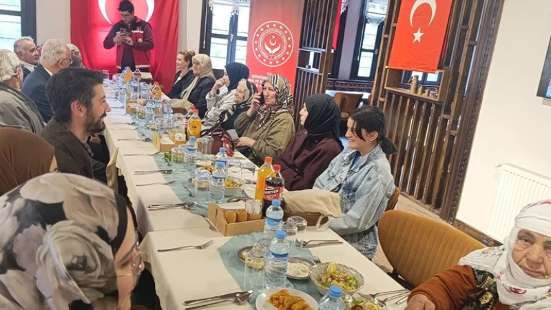 Gümüşhane'de 'Nesiller Buluşuyor' Etkinliği: Şehit ve Gazi Aileleri Gençlerle Bir Araya Geldi