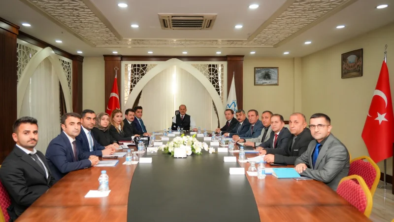 Hakkari'de Sosyal Yardım Hizmetleri ve Vakıf Performansları Masaya Yatırıldı