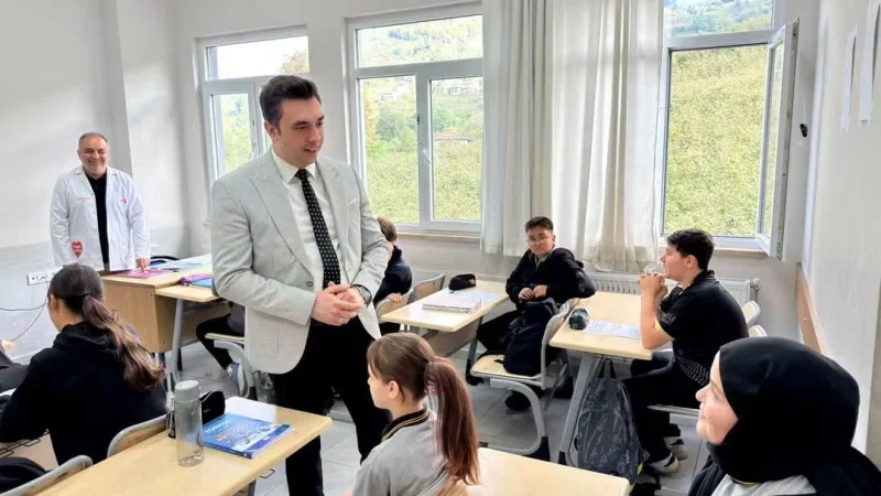 Kabataş Kaymakamı Ali Can Uludağ'dan Osman Özyurt Ortaokulu'na Ziyaret