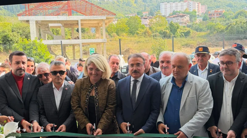 Karamürsel'de Arke Koleji Törenle Eğitime Açıldı