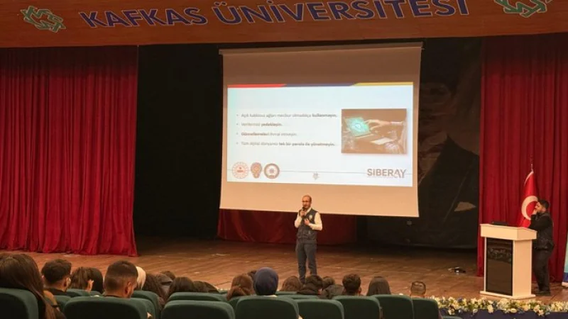 Kars Emniyeti'nden öğrencilere dijital güvenlik eğitimi