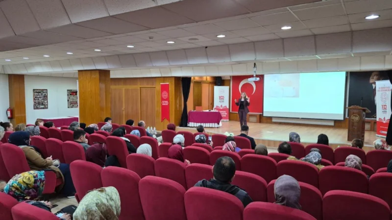 Kastamonu'da Ebeveynlere 'Oyunla Eğitim' Semineri