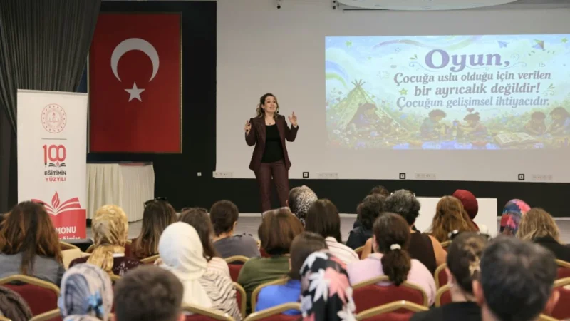Kastamonu'da Öğretmenlere 'Oyun Temelli Öğrenme' Eğitimi