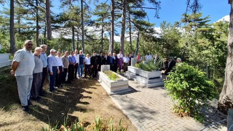 Kastamonu'da Şehit Ayhan Kurtçu Kabri Başında Anıldı