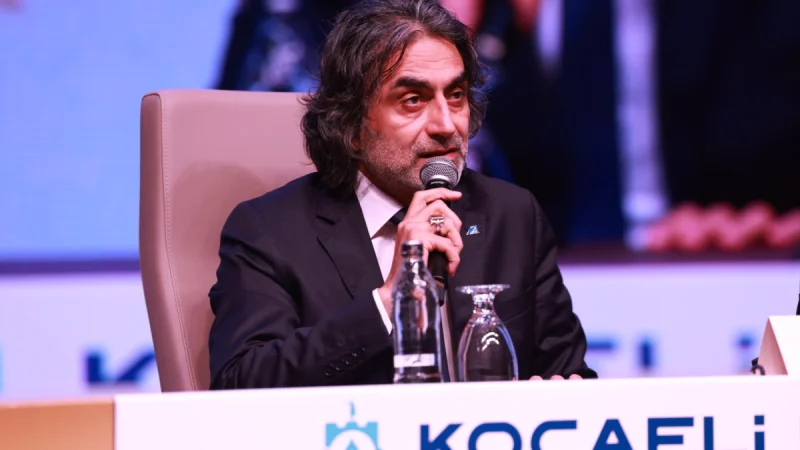 Kocaeli Kitap Fuarı'nda 'Ünsiyet' Söyleşisi Yoğun İlgi Gördü