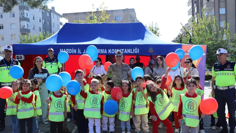 Mardin'de Jandarmadan Çocuklara Uygulamalı Trafik Eğitimi