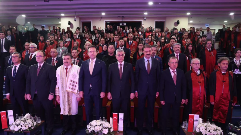 Sağlık Bakanı Memişoğlu'ndan Üniversitelere 'Üreten Sağlık' Çağrısı