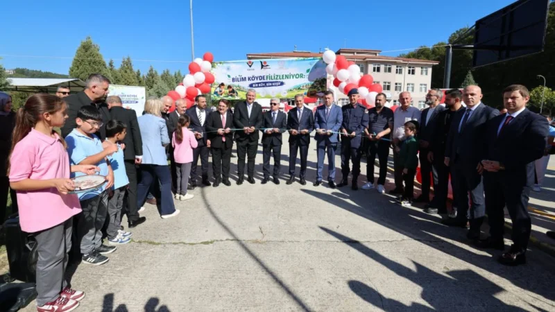 Sakarya'da 'Bilim Köyde Filizleniyor' Projesi ile Öğrenciler Teknolojiyi Keşfediyor
