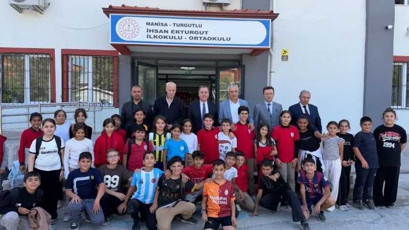 Turgutlu'da İhsan Erturgut Ortaokulu'nda Geleneksel Pilav Hayrı Düzenlendi