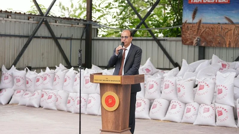 Yeşilyurt Belediyesi'nden Üreticilere 60 Ton Arpa Desteği