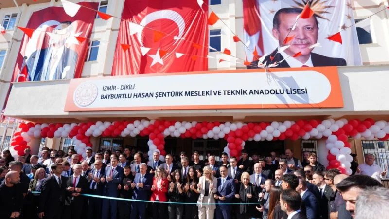 İzmir Dikili'de Hayırsever Destekli Mesleki ve Teknik Anadolu Lisesi Açıldı