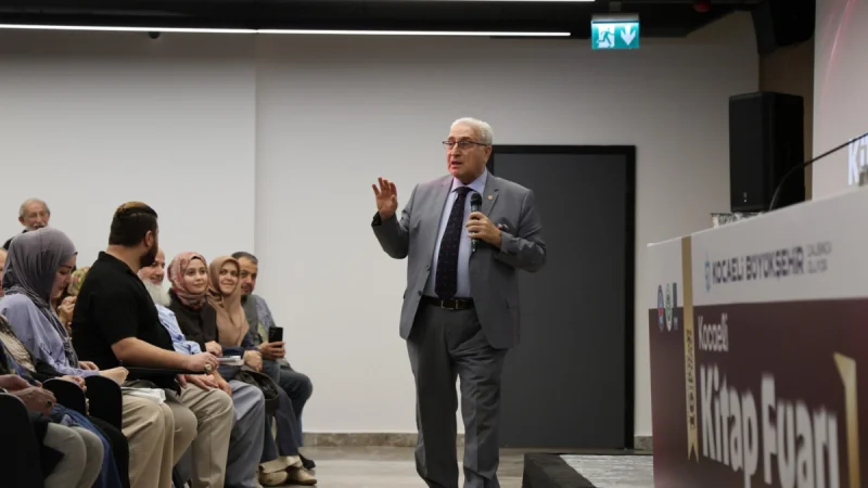 Uluslararası Kocaeli Kitap Fuarı'nda Yazar İsmail Hakkı Aydın Söyleşisi