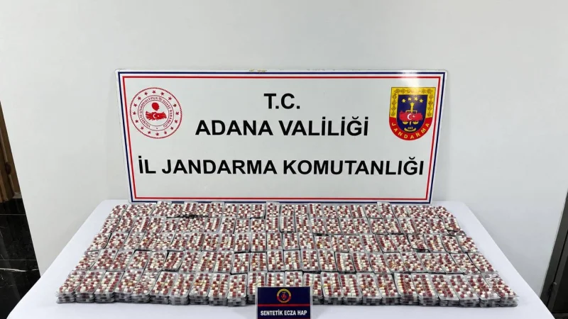 Adana'da Jandarmadan Uyuşturucu Operasyonu: 6 Bin 720 Hap Ele Geçirildi