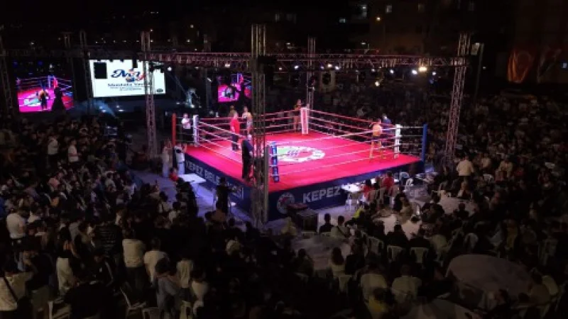 Kepez’de 'Kızıl Elma' Muay Thai Galası Nefes Kesti