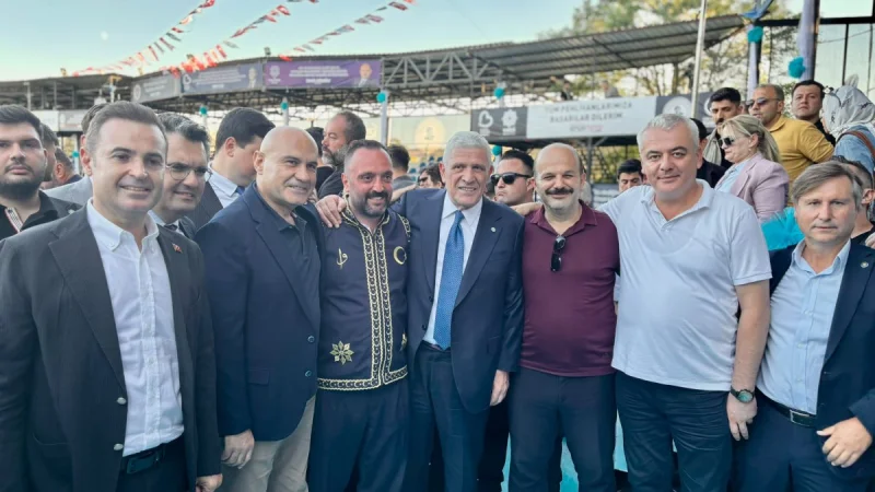 Savaştepeli Pehlivanlar Kurtdereli Er Meydanı'nda Madalya ile Döndü