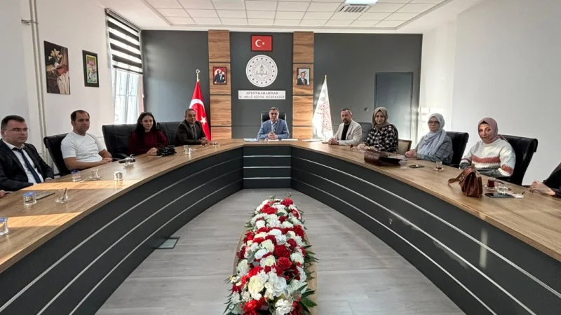 Afyonkarahisar'da Anadolu Mektebi Yazar Okumaları Projesi Değerlendirildi