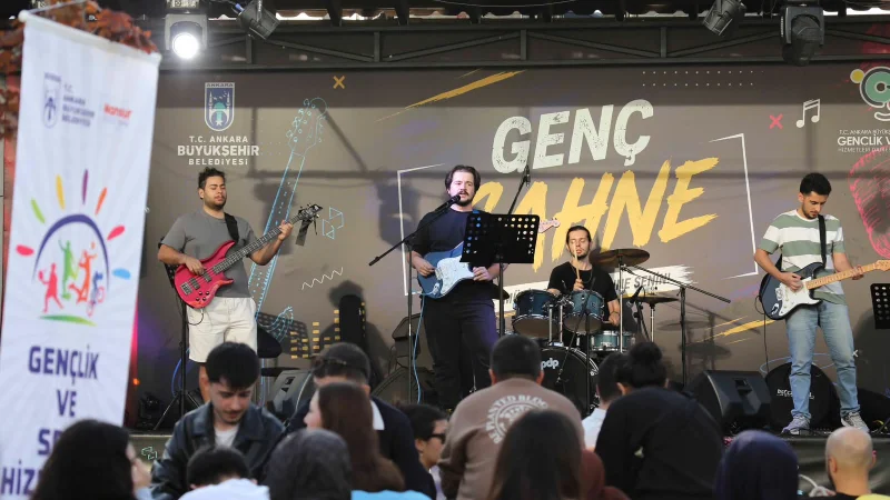 Ankara'da Üniversiteli Gençler İçin 'Hoş Geldin' Şenliği Düzenlendi