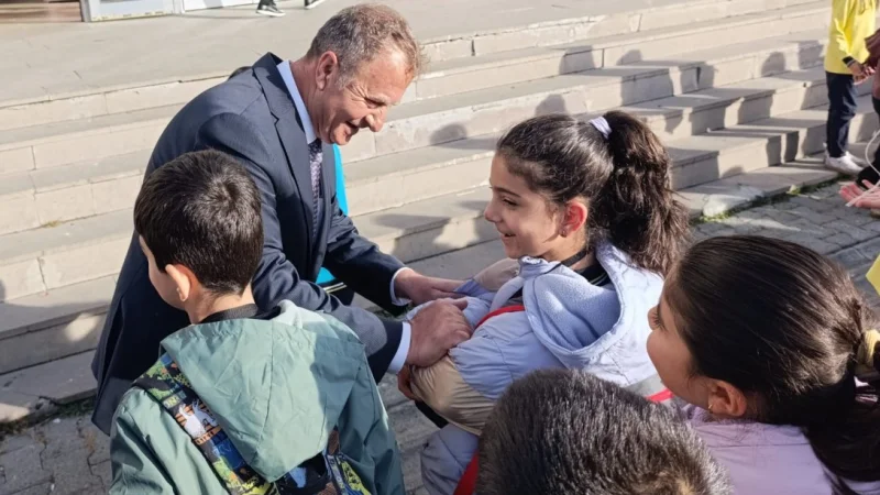 Ardahan İl Milli Eğitim Müdürü Kenan Kaya'dan İnönü İlkokulu'na ziyaret
