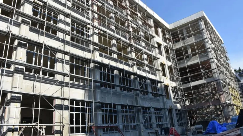 Artvin'de Eğitim Yatırımları Sürüyor: Hopa Mesleki ve Teknik Anadolu Lisesi İnşaatı İncelendi