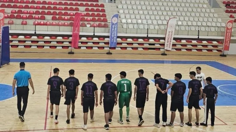 Batman'da Voleybol Turnuvası Kapsamında Bingöl'den Gelen Çocuklar Ağırlandı
