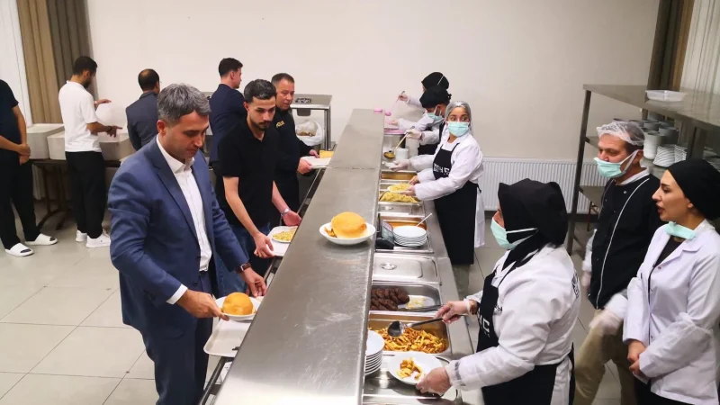 Bucak Kaymakamı Can Kazım Kuruca KYK Yurdunda Öğrencilerle Buluştu