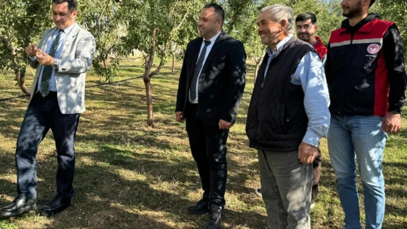 Çayıralan Kaymakam Vekili Açar'dan Badem Üreticilerine Ziyaret