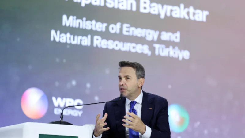 Enerji ve Tabii Kaynaklar Bakanı Alparslan Bayraktar Riyad'da Küresel Enerji Vizyonunu Paylaştı