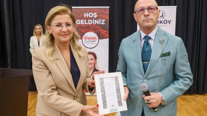 Erol Mütercimler Bakırköy'de '21. Yüzyıl ve Cumhuriyet'i Anlattı