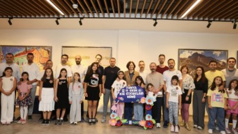 Eskişehir'de Kız Çocukları ve Babaları Dansın Neşesinde Buluştu