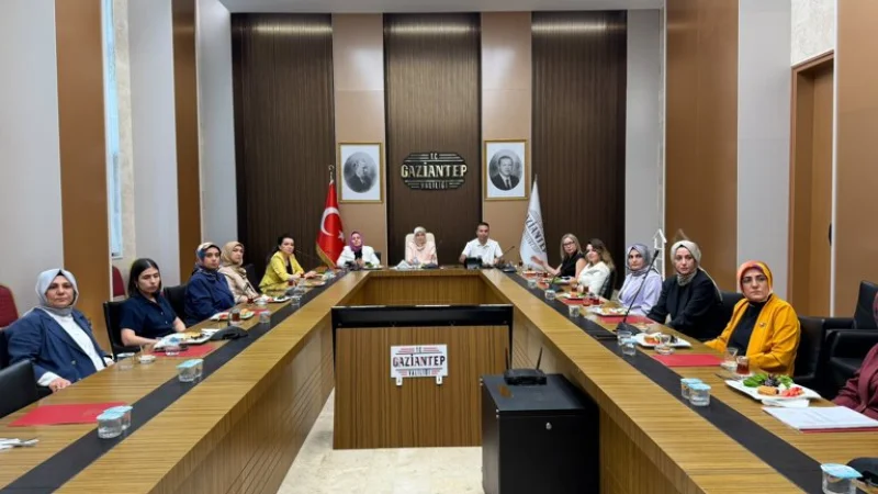 Gaziantep'te Koruyucu Aile Hizmetinin Yaygınlaştırılması İçin İstişare Toplantısı Düzenlendi