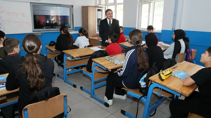 Gümüşhane Valisi Cevdet Atay'dan Torul'da Okul Ziyaretleri