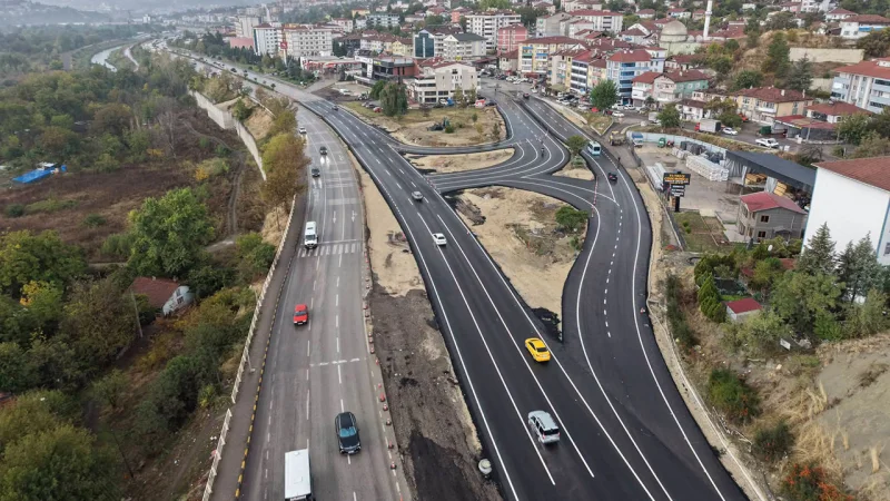 Karabük'te Sanayi Kavşağı Trafiğe Açıldı