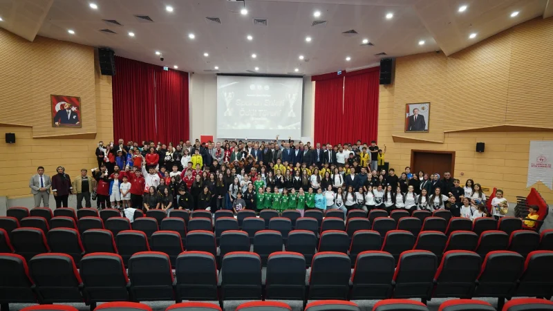 Kastamonu'da Amatör Sporun Başarılı İsimleri Ödüllerine Kavuştu