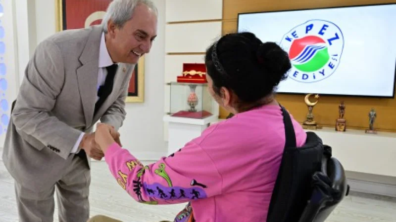 Kepez Belediyesi'nden Serebral Palsi Hastası Cemile'ye Akülü Sandalye Desteği