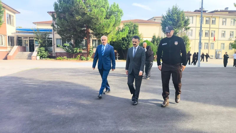 Kocaeli Valisi İlhami Aktaş'tan İzmit'te Okul Denetimi