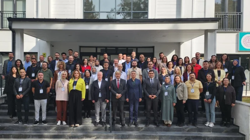 Kütahya'da Temel Eğitimde Öğrenme Kayıplarını Giderici Eğitici Eğitimi Başladı