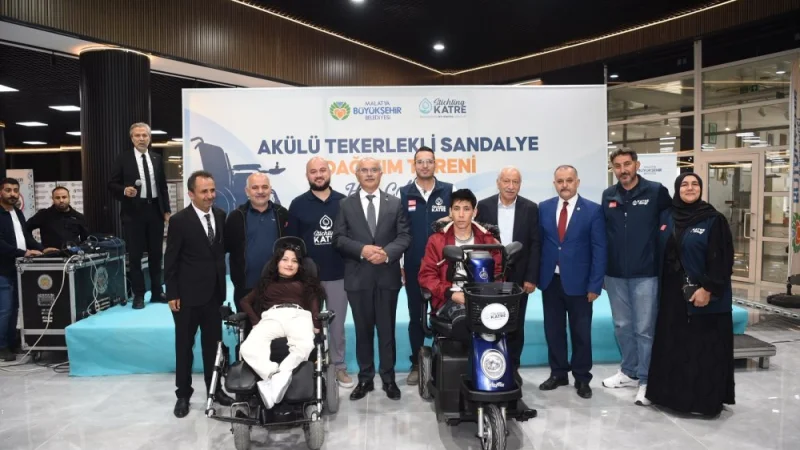 Malatya'da İhtiyaç Sahibi Vatandaşlara Akülü Tekerlekli Sandalye Desteği