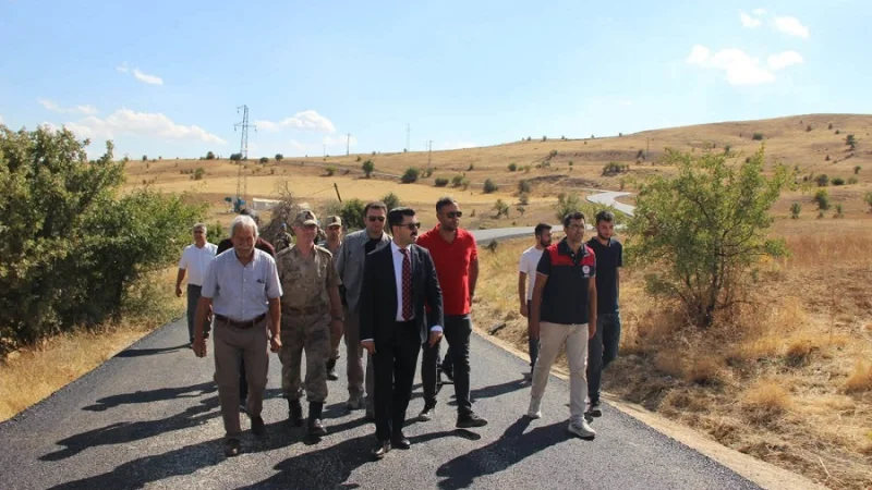 Mazgirt'te Grup Köy Yolunda Asfalt Çalışmaları Sürüyor