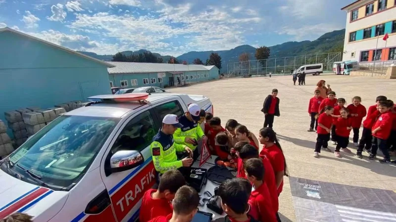 Ordu Kabataş'ta Öğrencilere Trafik Güvenliği Eğitimi Verildi