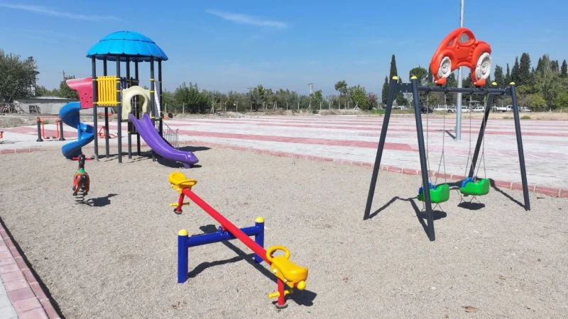 Pamukkale'de Parklar ve Sahalar Yenileniyor: 61 Mahallede Kapsamlı Çalışma
