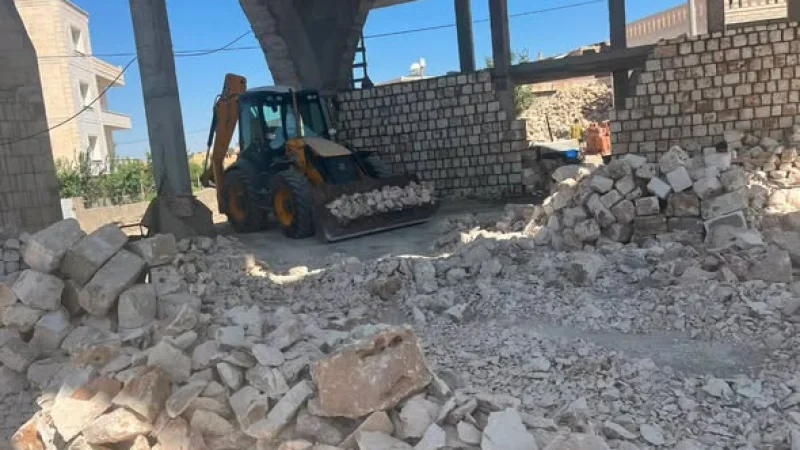 Savur'da Cami Çevresinde Düzenleme Çalışmaları Sürüyor