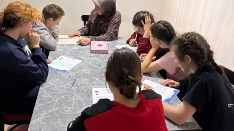 Trabzon'da Çocuk Evlerinde Yardımlaşma Temalı Etkinlik Düzenlendi