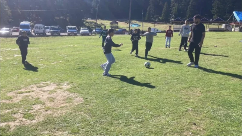 Trabzon'da Koruma Altındaki Çocuklar Beypınarı Yaylası'nda Doğayla Buluştu