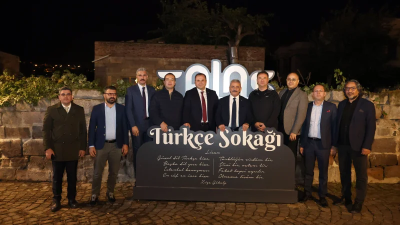 TÜRKSOY Temsilcileri Kayseri'nin Talas İlçesindeki Türkçe Sokağı'nı Ziyaret Etti