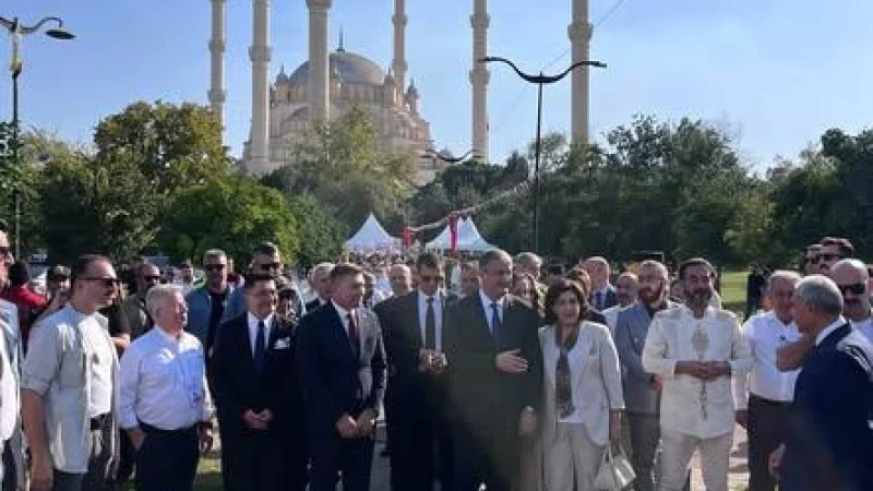 10. Uluslararası Adana Lezzet Festivali kortej yürüyüşüyle başladı
